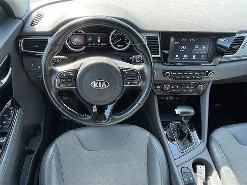 Used 2018 Kia Niro EX FWD image 21