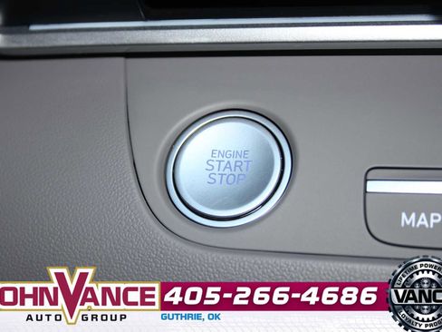 Used 2025 Hyundai Elantra SEL image 35