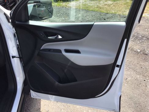 Used 2022 Chevrolet Equinox LT FWD image 8