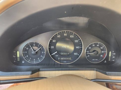 Used 2009 Mercedes-Benz E 350 4MATIC Sedan image 7