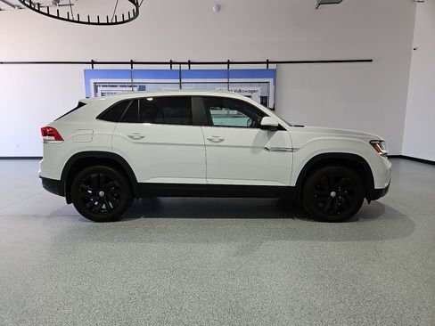 Certified 2023 Volkswagen Atlas Cross Sport SE w/ Black Wheel Package AWD/4WD image 9