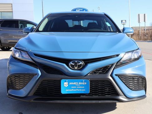 Used 2023 Toyota Camry SE image 7