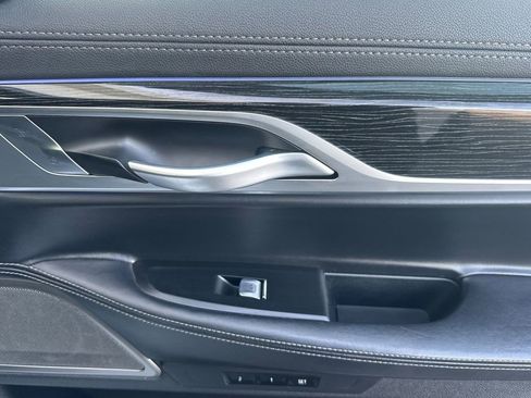 Used 2021 BMW 740i w/ M Sport Package image 18