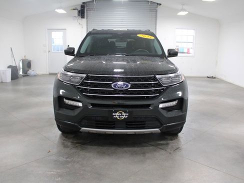 Used 2023 Ford Explorer XLT w/ Equipment Group 202A image 3