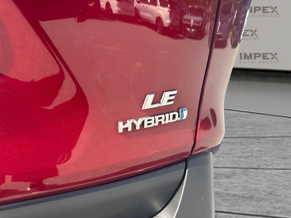 Used 2022 Toyota RAV4 LE AWD/4WD image 23