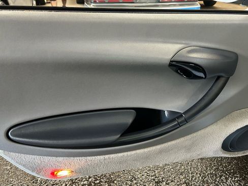 Used 1997 Porsche Boxster RWD image 29