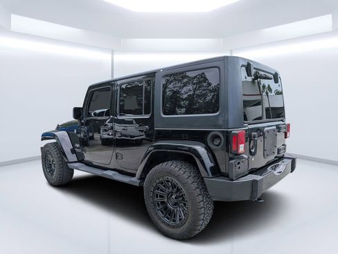 Used 2016 Jeep Wrangler Unlimited Sahara w/ Connectivity Group AWD/4WD image 5