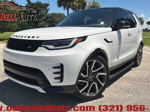 Used 2024 Land Rover Discovery Dynamic SE AWD/4WD image 1