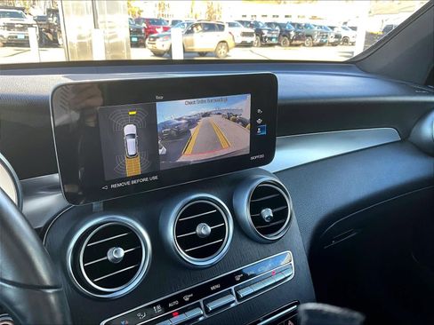 Used 2022 Mercedes-Benz GLC 300 4MATIC w/ Premium Package Lite image 19