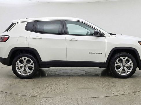 Used 2025 Jeep Compass Latitude AWD/4WD image 11