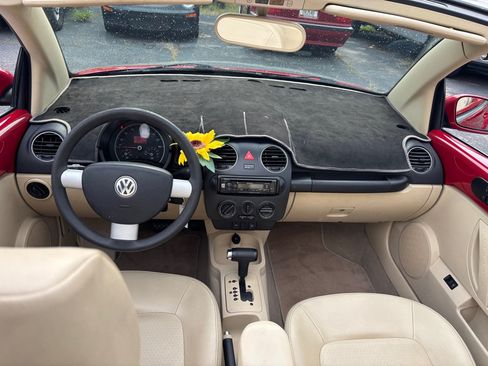 Used 2007 Volkswagen Beetle Convertible FWD image 3