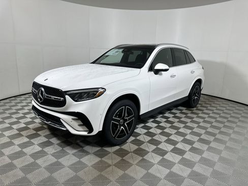New 2025 Mercedes-Benz GLC 350e 4MATIC image 4