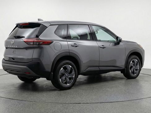 Used 2025 Nissan Rogue SV image 9