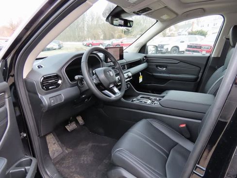 New 2026 Honda Pilot Touring image 2