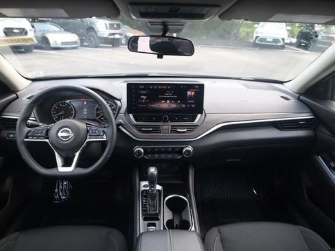 Certified 2023 Nissan Altima 2.5 SV w/ SV Premium Package AWD/4WD image 7