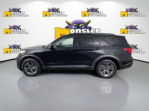 Used 2023 Ford Explorer XLT w/ XLT Sport Appearance Package AWD/4WD image 8