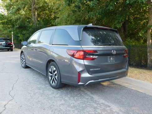 Certified 2025 Honda Odyssey EX-L image 10