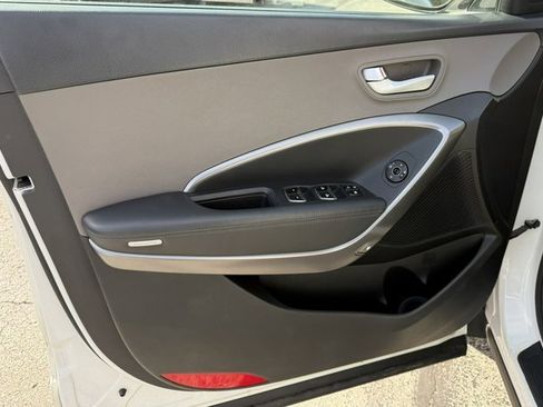 Used 2016 Hyundai Santa Fe SE image 12