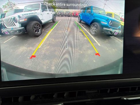 Used 2024 Jeep Wrangler Unlimited w/ Convenience Group AWD/4WD image 14