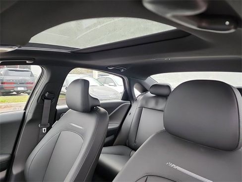 New 2025 Hyundai Ioniq 6 Limited image 16