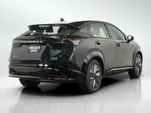Used 2023 Nissan Ariya AWD image 6