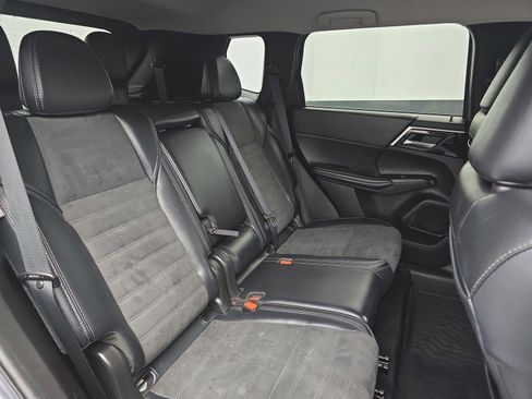 Used 2024 Mitsubishi Outlander SE FWD image 39