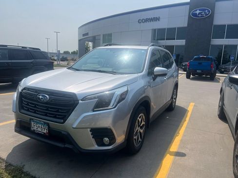 Used 2023 Subaru Forester Premium AWD/4WD image 16