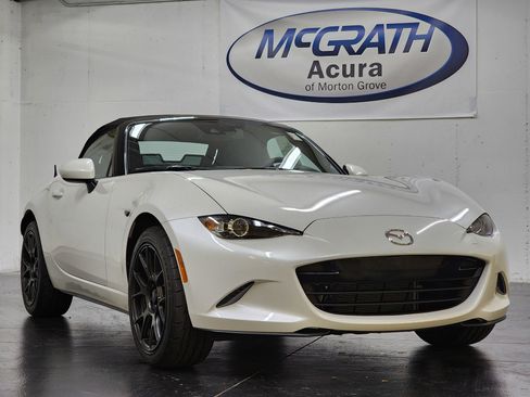 Used 2022 MAZDA MX-5 Miata Grand Touring image 2