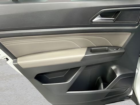 Used 2023 Volkswagen Atlas Cross Sport SE w/ Panoramic Sunroof Package FWD image 29
