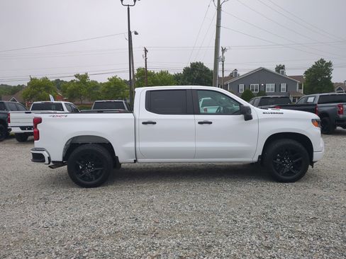 Certified 2025 Chevrolet Silverado 1500 Custom w/ LPO, Dark Essentials Package AWD/4WD image 11