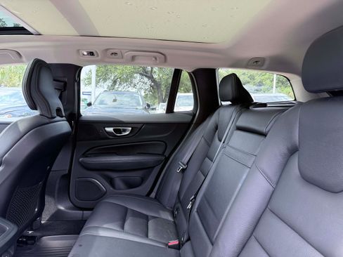 Used 2021 Volvo V60 T5 Cross Country w/ Climate Package AWD/4WD image 11