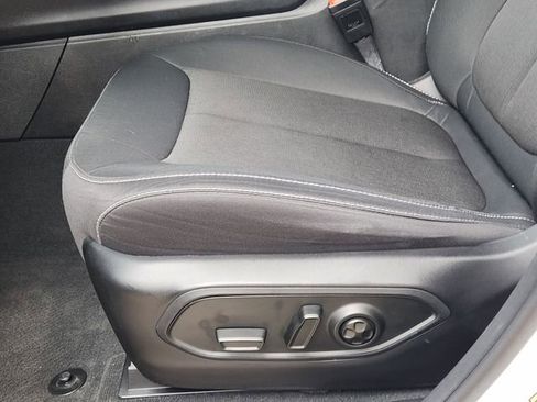 Certified 2025 Jeep Grand Cherokee Laredo w/ MOPAR Finishing Package image 22