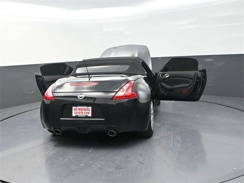 Used 2010 Nissan 370Z Touring image 36