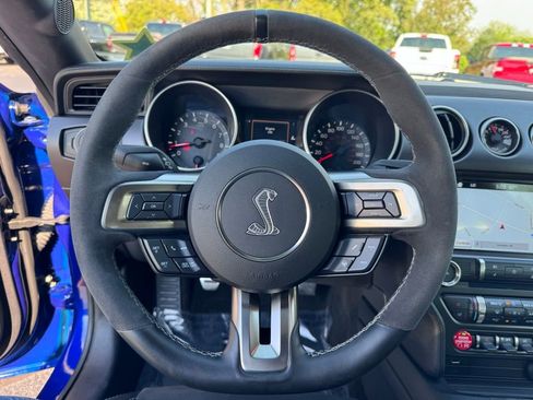 Used 2016 Ford Mustang Shelby GT350 w/ Technology Package RWD image 9