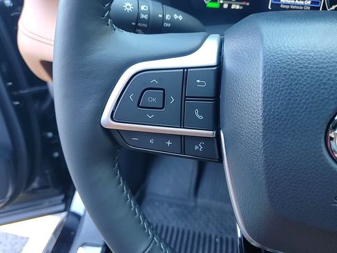 New 2026 Toyota Highlander Platinum image 14