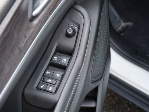 Used 2023 Jeep Grand Cherokee Limited AWD/4WD image 17