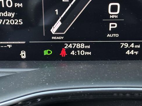 Used 2024 Audi RS Q8 image 26