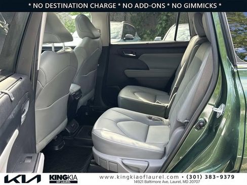 Used 2023 Toyota Highlander XLE AWD/4WD image 22