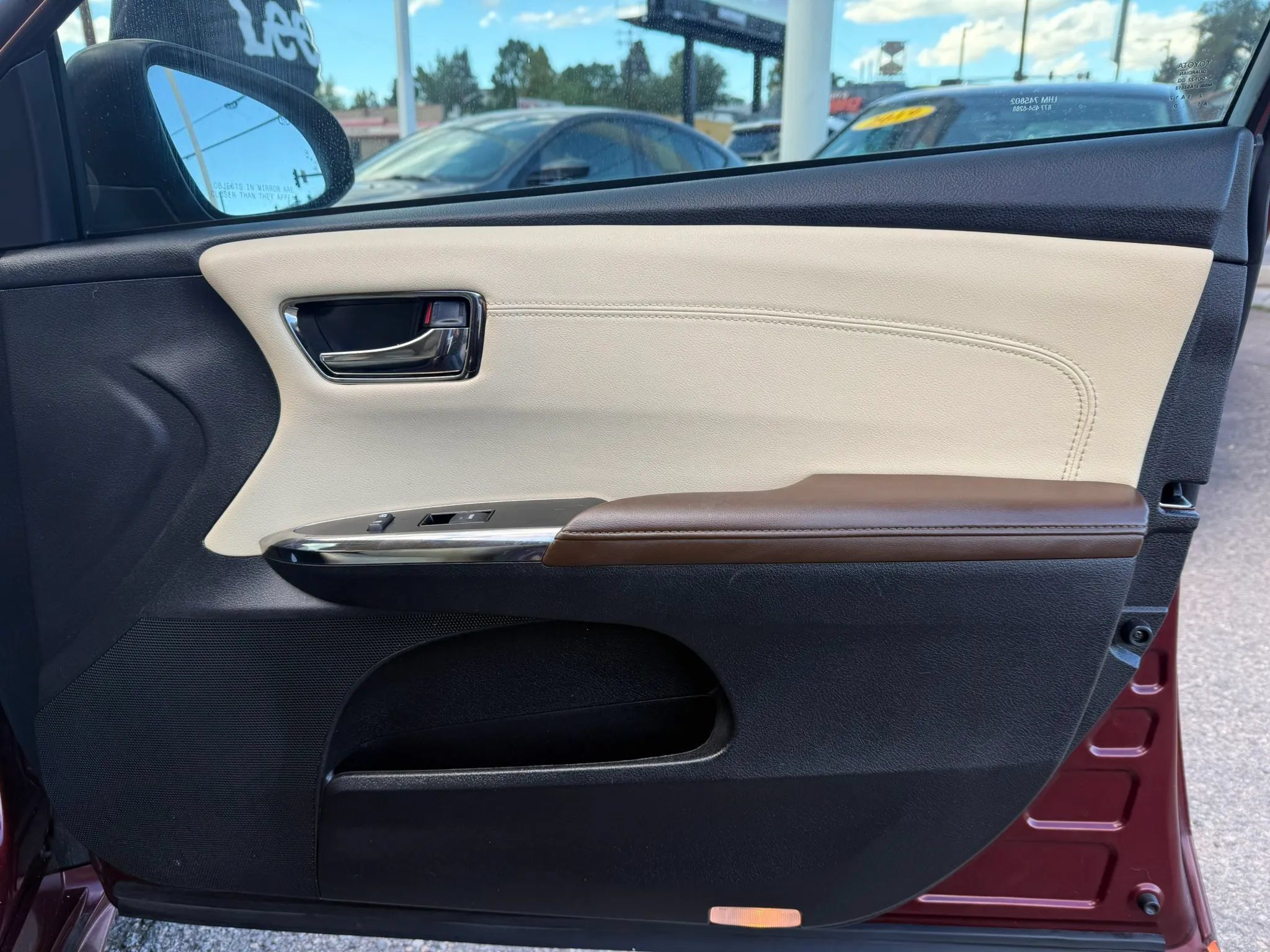 Used 2013 Toyota Avalon XLE Touring FWD image 15
