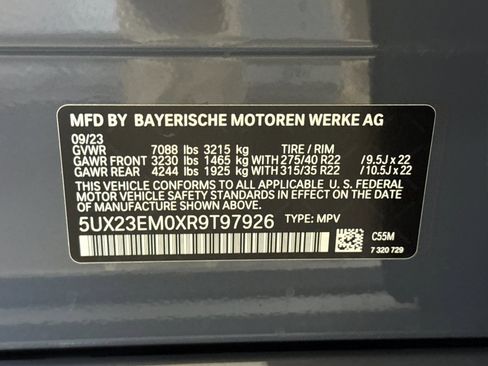 Used 2024 BMW X7 xDrive40i w/ Parking Assistance Package AWD/4WD image 18