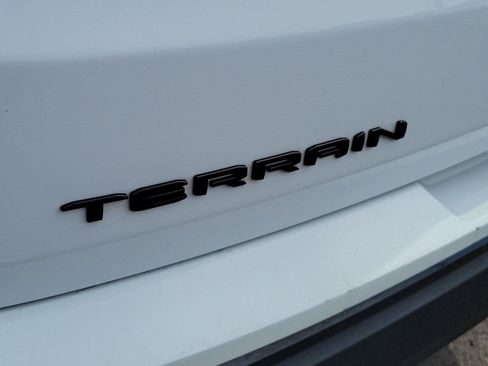 Used 2023 GMC Terrain SLE w/ Driver Convenience Package FWD image 6
