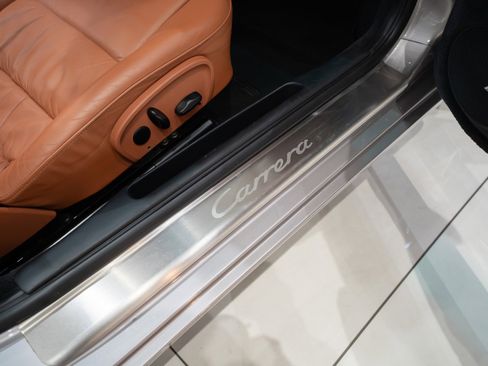 Used 2002 Porsche 911 Cabriolet image 22