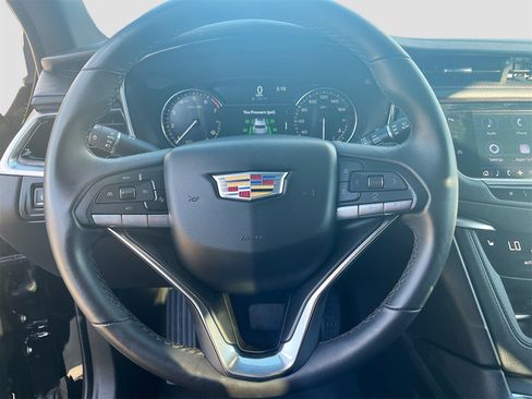Used 2025 Cadillac XT6 Luxury w/ LPO, Floor Liner Package image 11