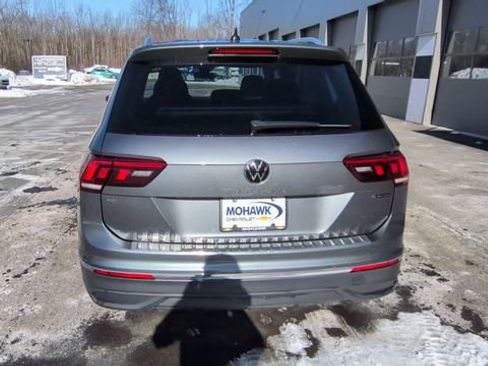 Used 2022 Volkswagen Tiguan SE image 7