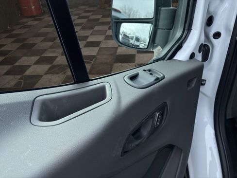 New 2026 Ford Transit 250 148 Medium Roof w/ Load Area Protection Package RWD image 18