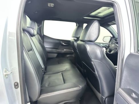 Used 2018 Toyota Tacoma TRD Sport image 45
