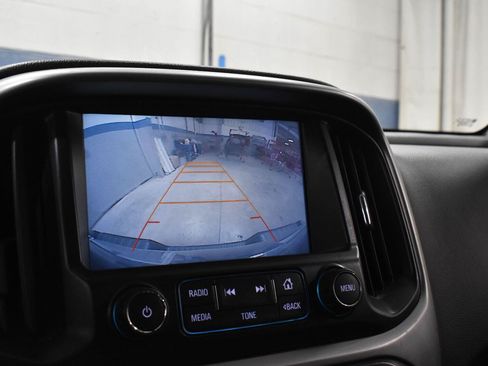 Used 2016 Chevrolet Colorado LT w/ LT Convenience Package RWD image 11