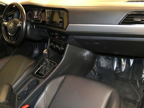 Used 2019 Volkswagen Jetta SE w/ Cold Weather Package image 74