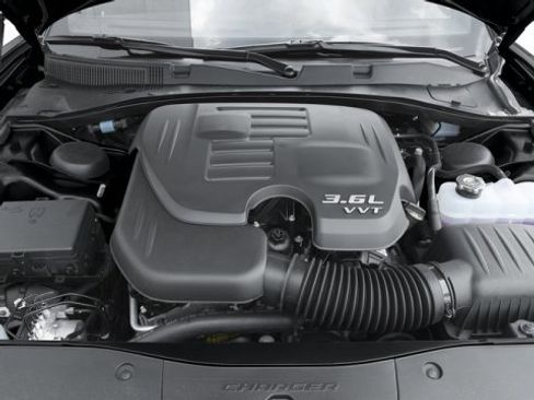 Used 2017 Dodge Charger SXT w/ Navigation & Travel Group image 16