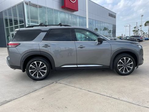 Used 2026 Nissan Pathfinder Platinum w/ Cargo Package AWD/4WD image 2